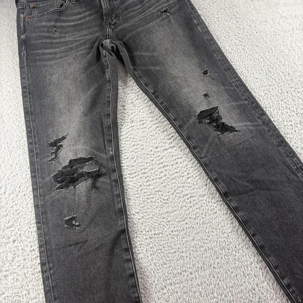 American Eagle Outfitters excellent pre